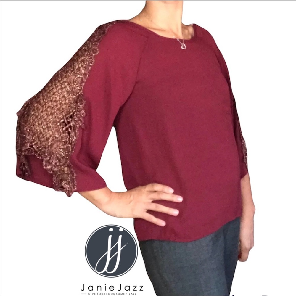 francesca’s Miami NWT Sheldyn Crochet Blouse Size XS Burgundy Flare Sleeve Top
